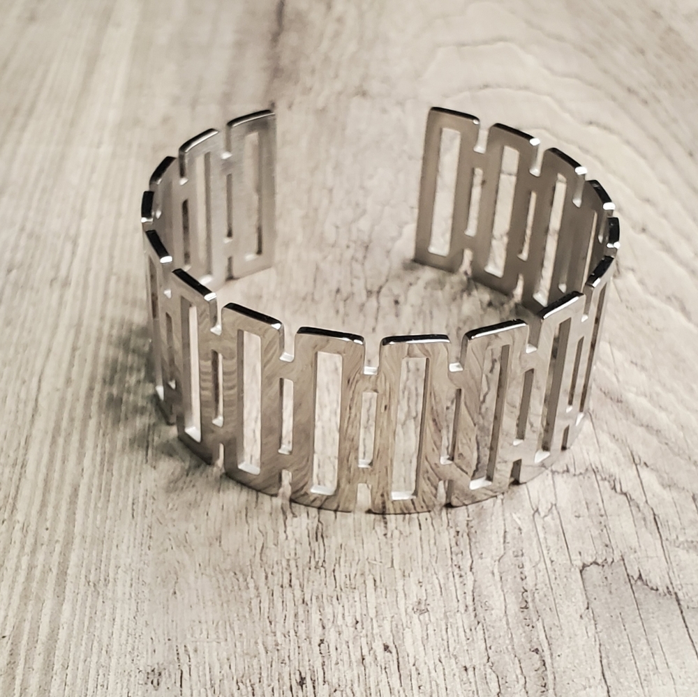 Stainless steel bracelet